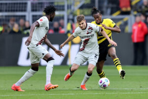 Stanisic salva al Leverkusen de perder el invicto ante el Dortmund – Mi Bundesliga